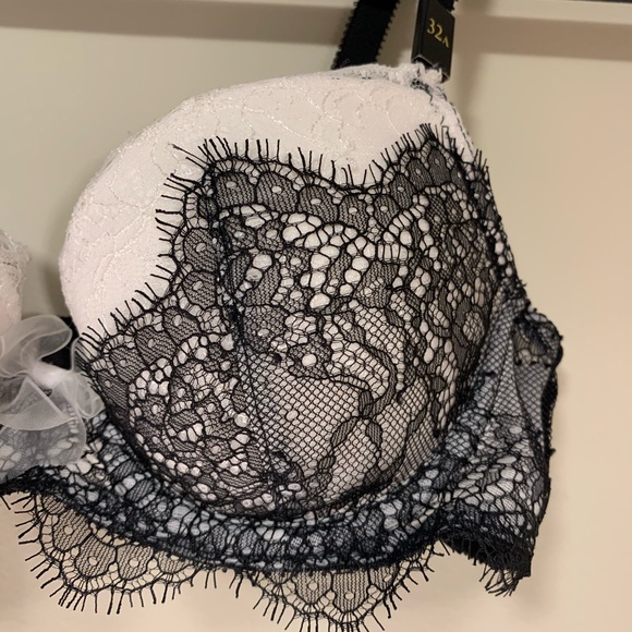 Victoria's Secret Dream Angels Demi Lace Bra 32A - Picture 3 of 14